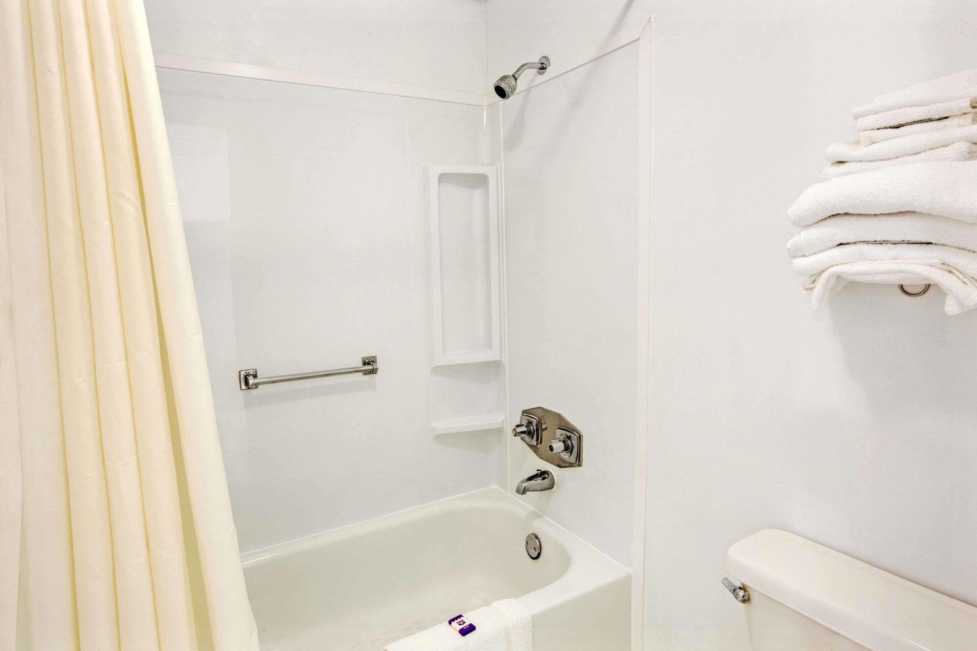 Knights Inn Charlotte South Пайнвил Екстериор снимка