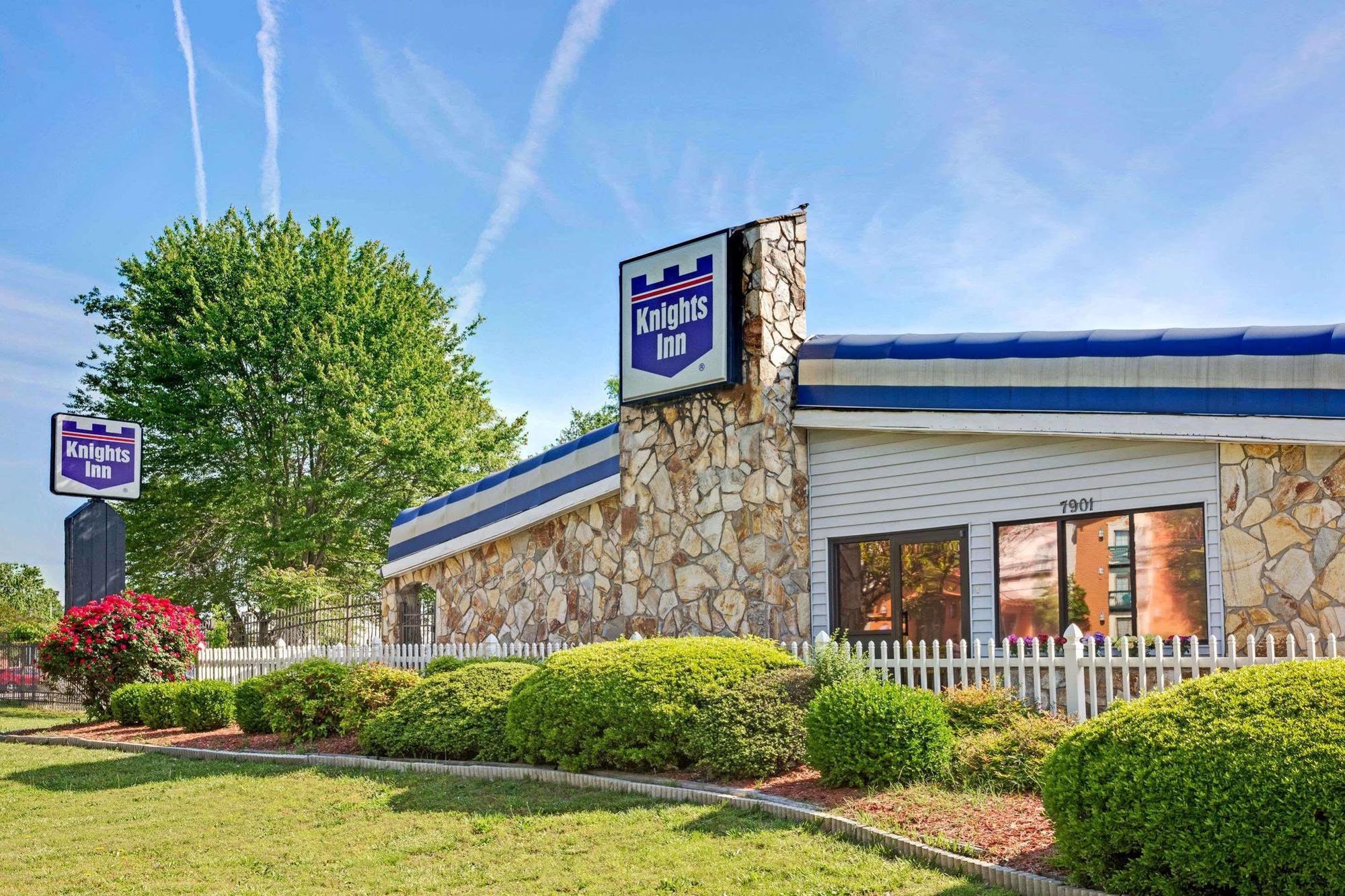 Knights Inn Charlotte South Пайнвил Екстериор снимка