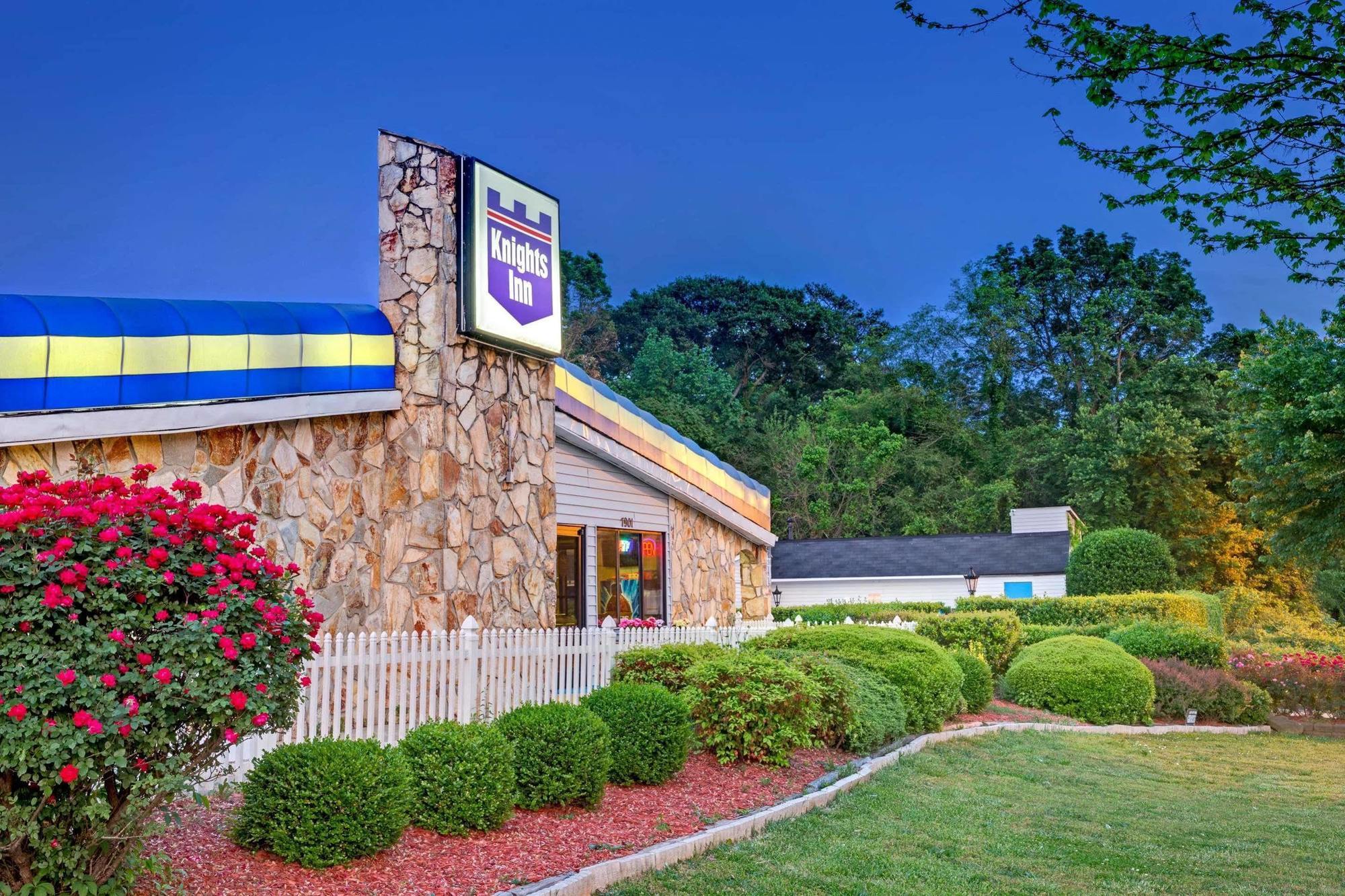 Knights Inn Charlotte South Пайнвил Екстериор снимка